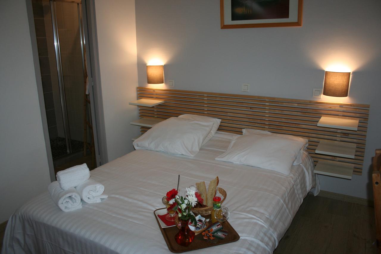 Hotel Les Italiens Biscarrosse Room photo